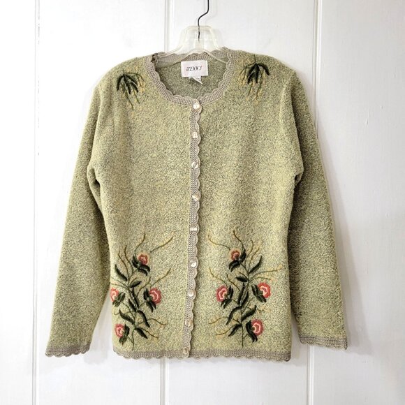 Vintage Sweaters - Embroidered Cottagecore Sweater with Crocheted Trim Size Medium